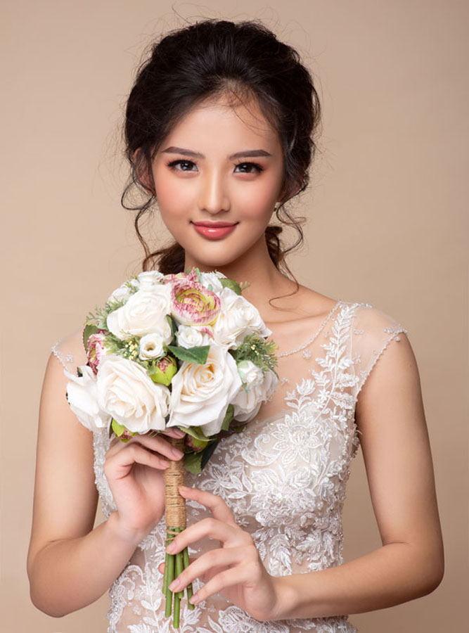 Xu Hướng Make Up 05/2025 - Vẻ Đẹp Tự Nhiên Lên Ngôi